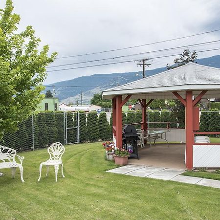 Maple Leaf Motel Inn Towne Osoyoos Kültér fotó