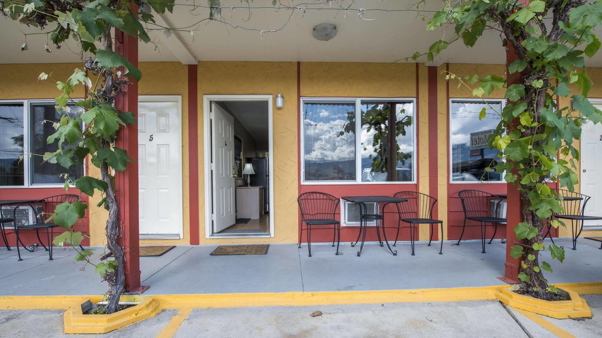 Maple Leaf Motel Inn Towne Osoyoos Kültér fotó