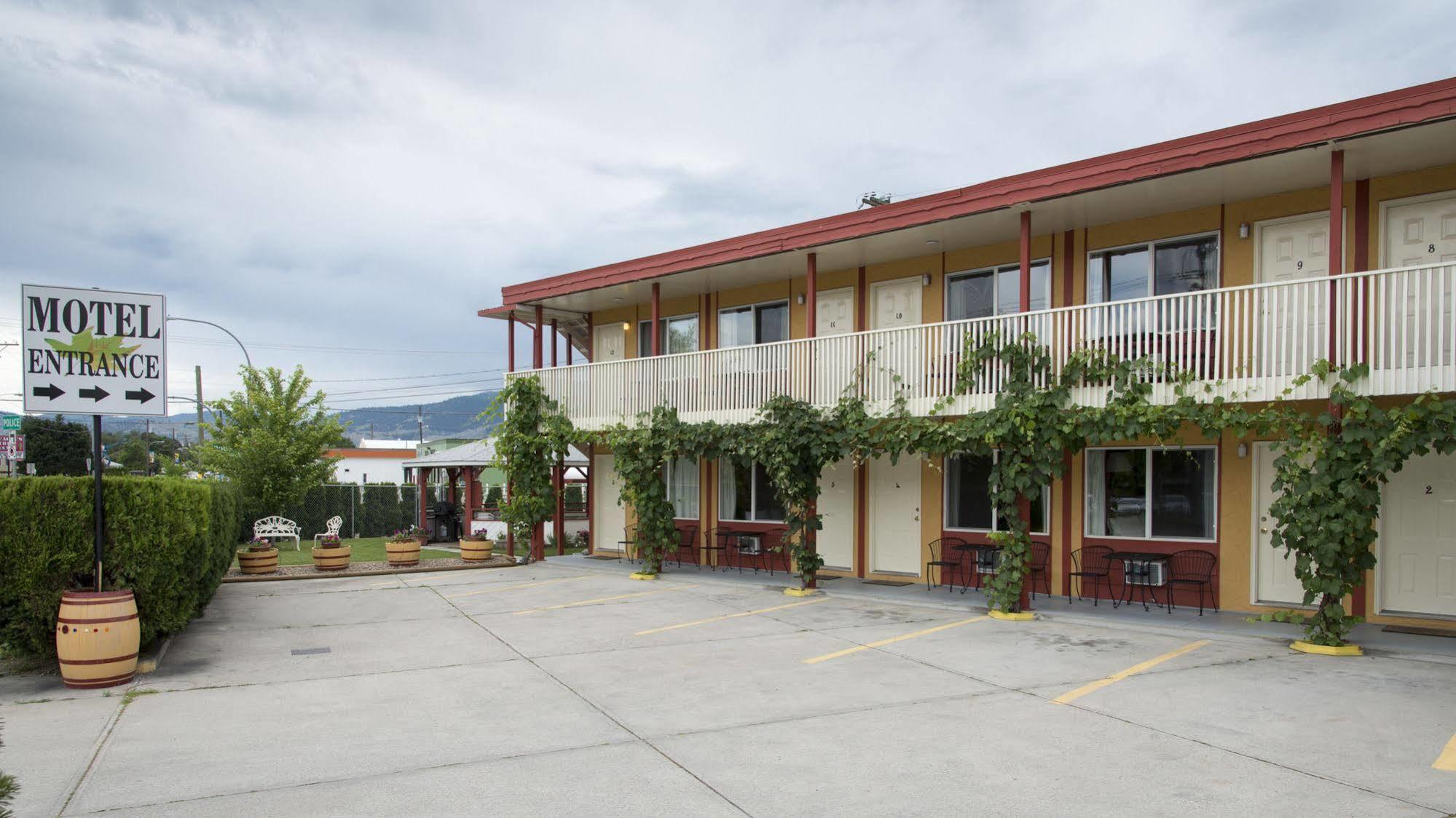 Maple Leaf Motel Inn Towne Osoyoos Kültér fotó