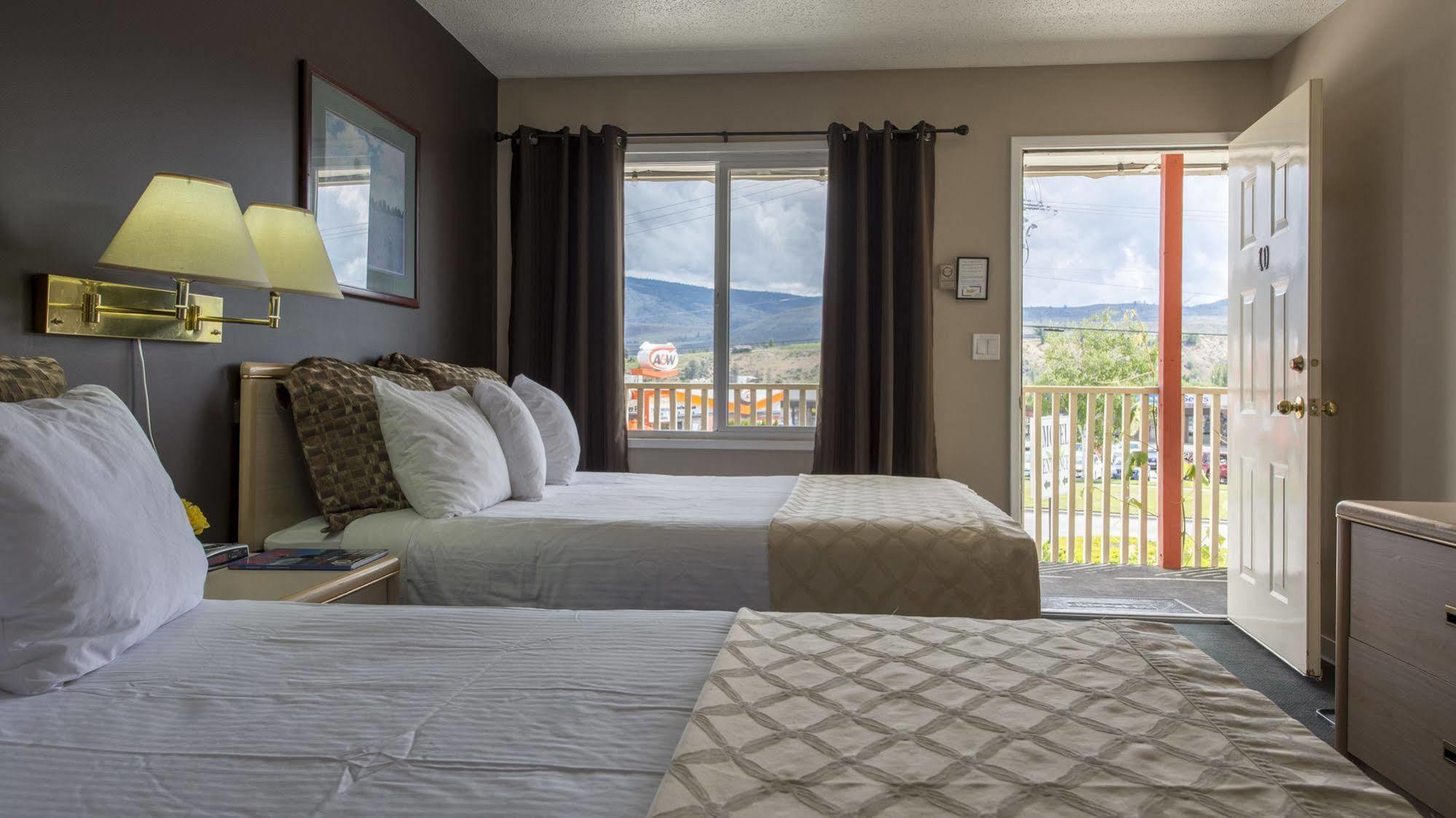 Maple Leaf Motel Inn Towne Osoyoos Kültér fotó