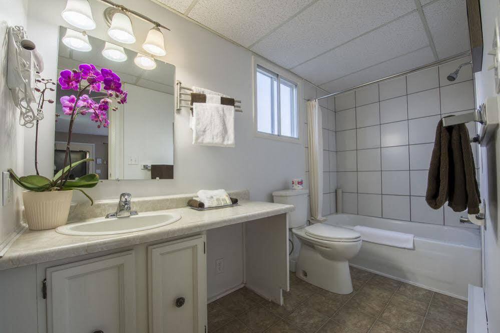 Maple Leaf Motel Inn Towne Osoyoos Kültér fotó